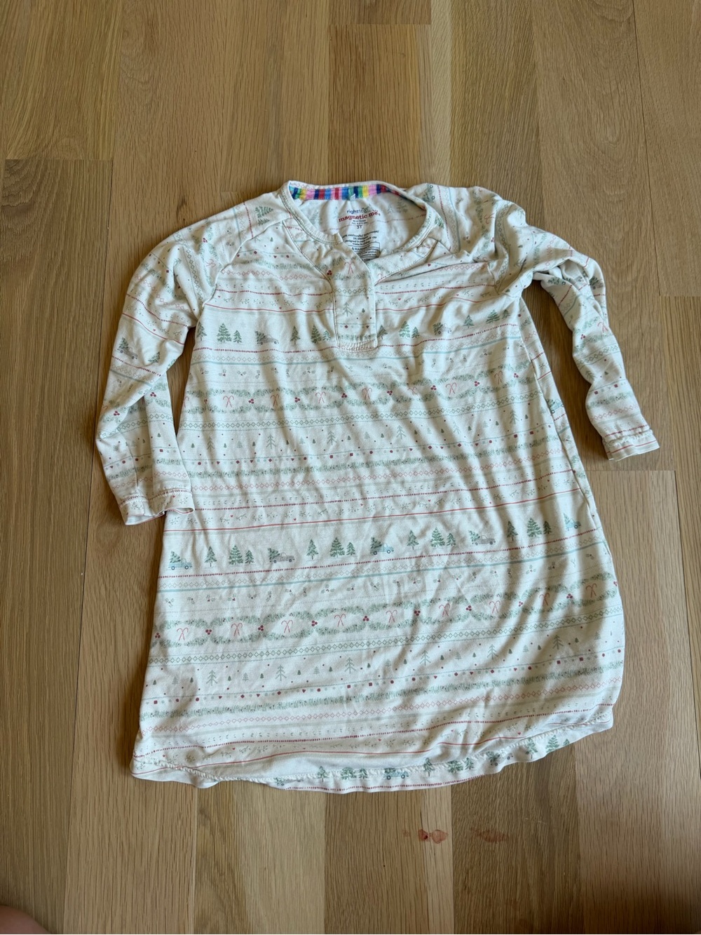 Magnetic Me nightgown